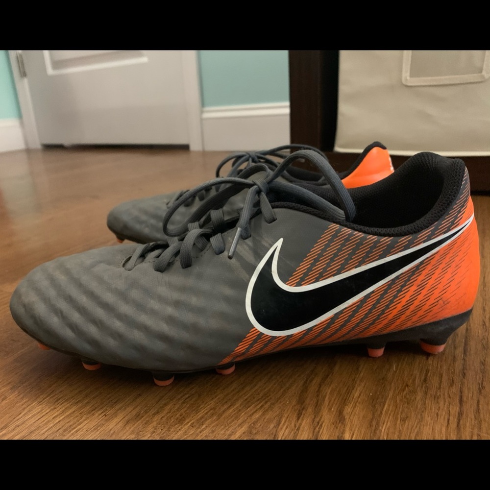 Soccer cleats